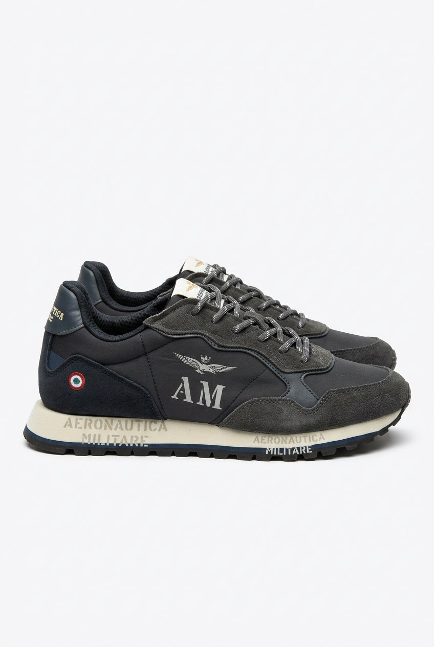 Sneakers Areonautica MilitareSneakers Uomo Aeronautica Militare - Blu Notte e Grigio Scura con Dettagli Iconici