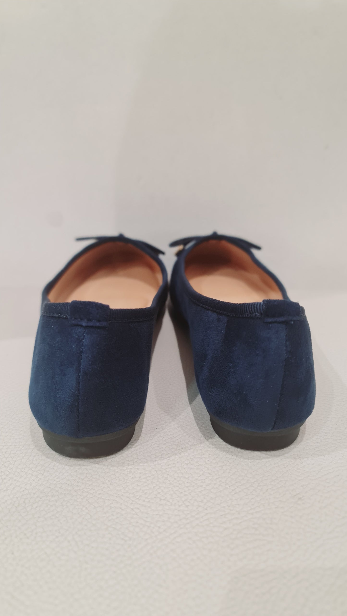 Ballerine Classiche in Faux Suede con Fiocco Elegante
